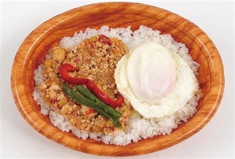  ガパオライス！タイのロッブリーで味わう、ピリ辛な肉 minceとバジルのハーモニーはまさに至福